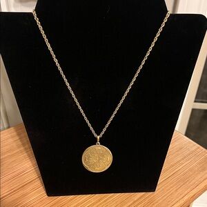 Elegant  Avon Gold Pendant Necklace